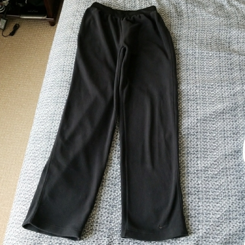 Women's Nike thermal fit lounge pants.